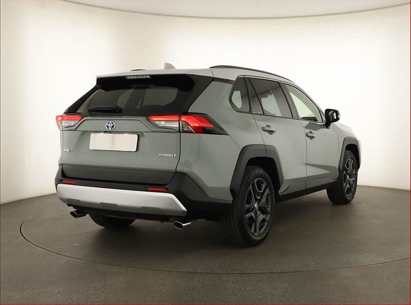 Toyota RAV4 (2022) 2.5 Hybrid - fotka 5 z 17