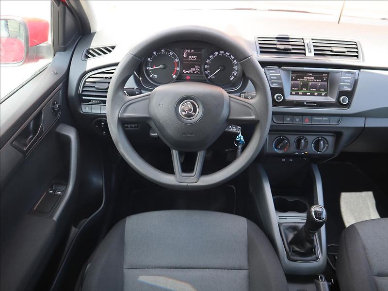 Škoda Fabia 1,0 MPI Active, Klima - fotka 9 z 35