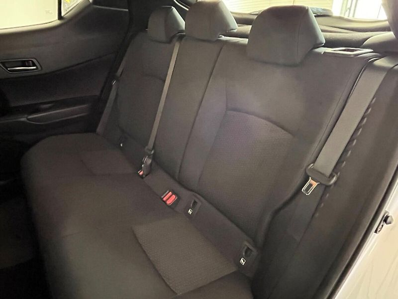 Toyota C-HR Hybrid 1.8 VVT-i E-CVT Active - fotka 23 z 26