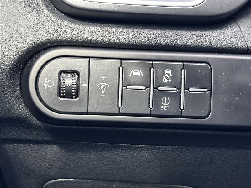Kia Ceed 1,5 TGDi AT Spin 1.ČR ZÁRUKA - fotka 30 z 39