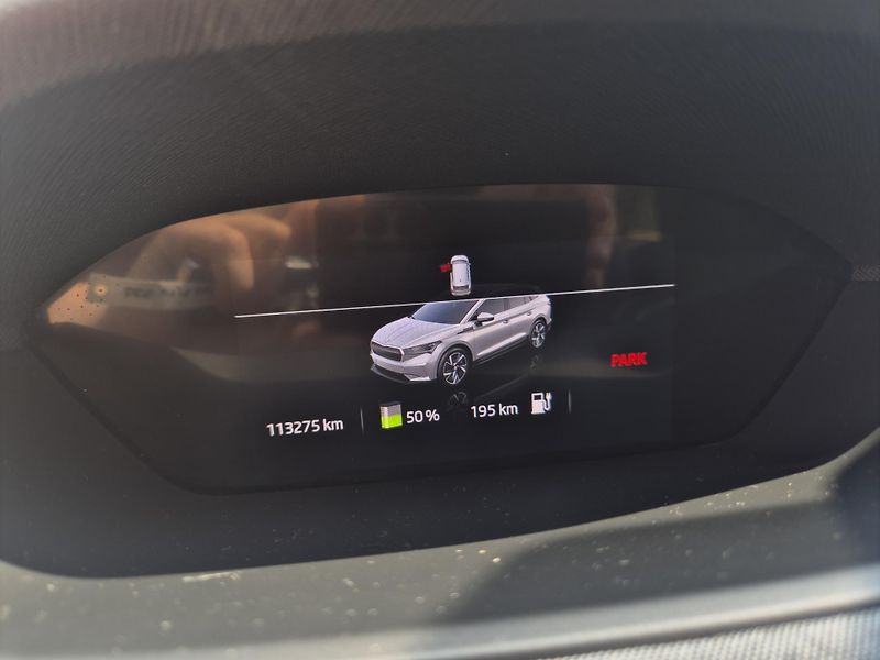 Škoda Enyaq 150kw, iV80 19ALU SOH 92% - fotka 45 z 45