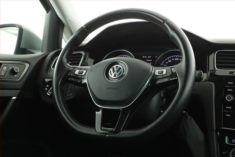 Volkswagen Golf (2018) Highline 2.0 TDI, Automat - fotka 8 z 21
