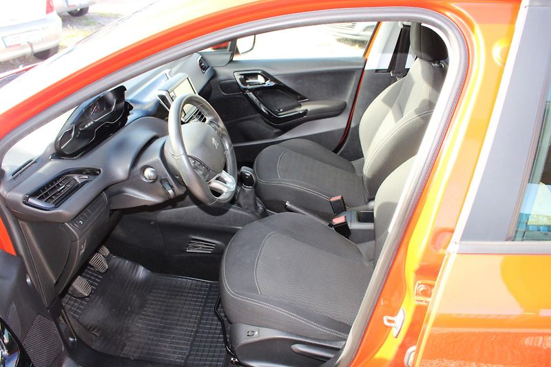 Peugeot 208 (2018) 1,2i KLIMA EL.OKNA TEMPOMAT  - fotka 9 z 20