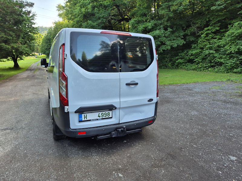 Ford Transit Custom (2013) 2.2Tdci 92Kw L1H1 klima - fotka 13 z 24