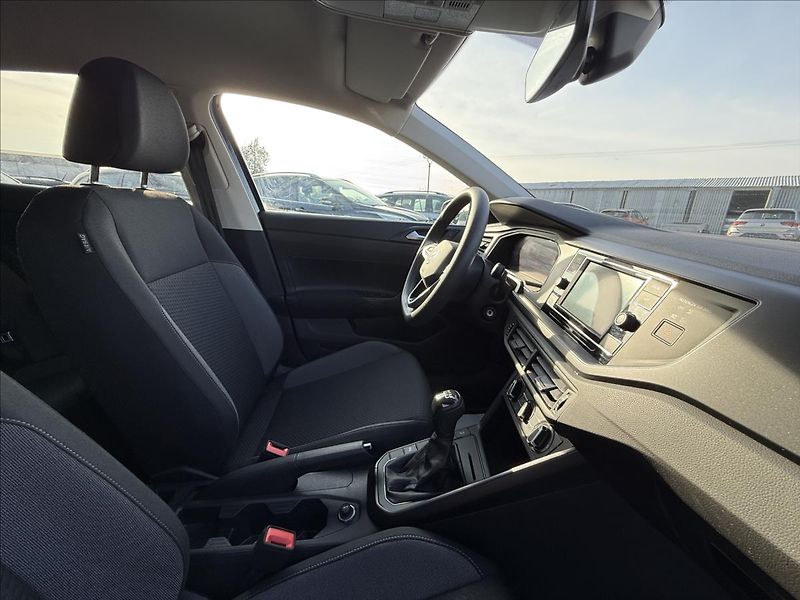 Volkswagen Polo TSI 70kW FACE VIRTUAL 15tKm - fotka 25 z 26