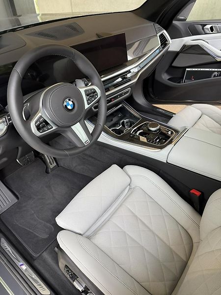 BMW X5 (2025) xDrive40d , FULL - fotka 3 z 7