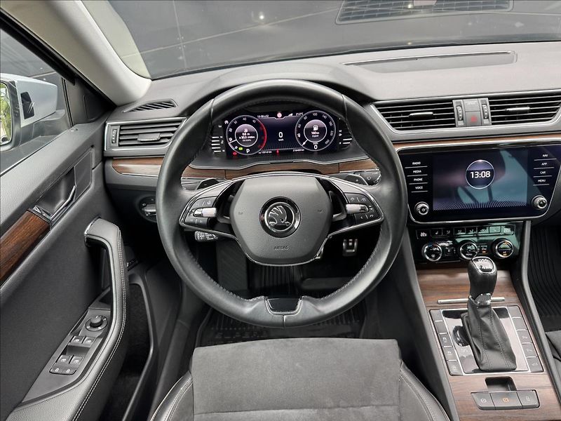 Škoda Superb 2,0 TDI 140kW Scout 4x4 DSG ČR - fotka 16 z 31