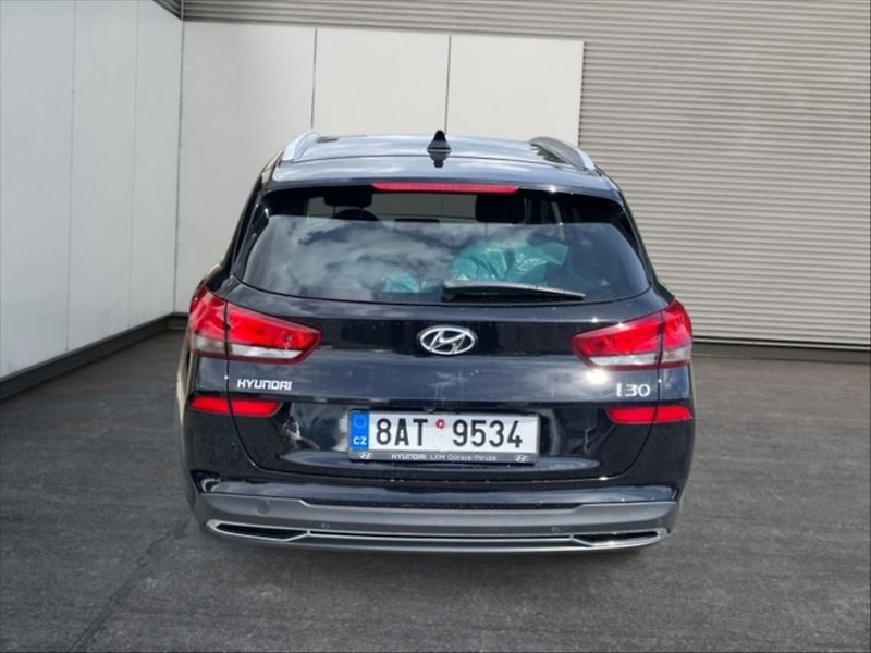 Hyundai i30 1,5 T-GDI M.Hyb Smart - fotka 5 z 11