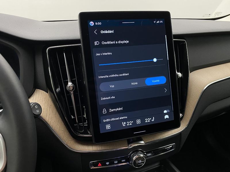 Volvo XC60 T6 AWD RECHARGE DARK PLUS CZ - fotka 51 z 62