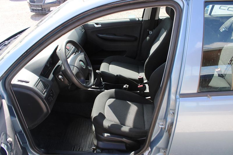 Škoda Fabia (2007) 1,2i EL.OKNA SERVO ABS  - fotka 9 z 16