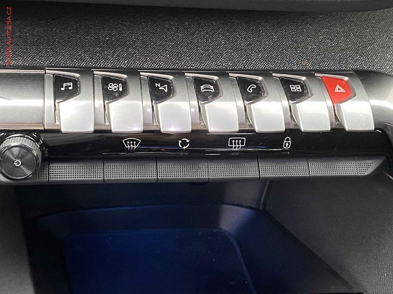 Peugeot 5008 (2019) 1.2 PT, GT Line, AT, LED - fotka 15 z 19