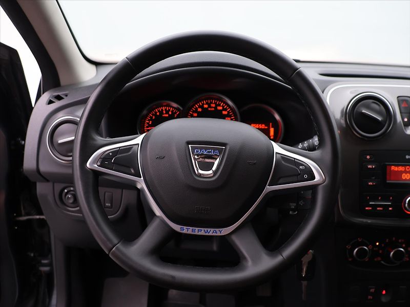 Dacia Logan 0,9 TCe 66kW CZ Stepway 1.Maj. - fotka 16 z 29