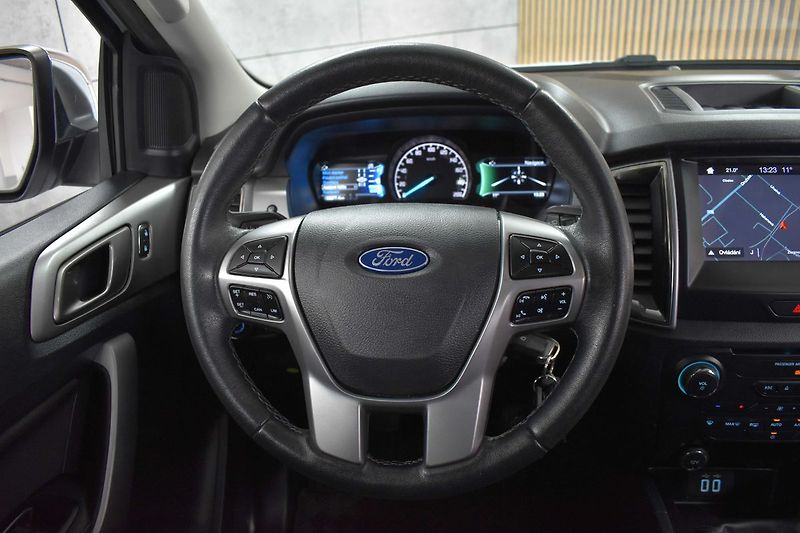Ford Ranger 2.0 XLT*Naviják*4x4*TAŽNÉ*ČR 1 - fotka 16 z 40