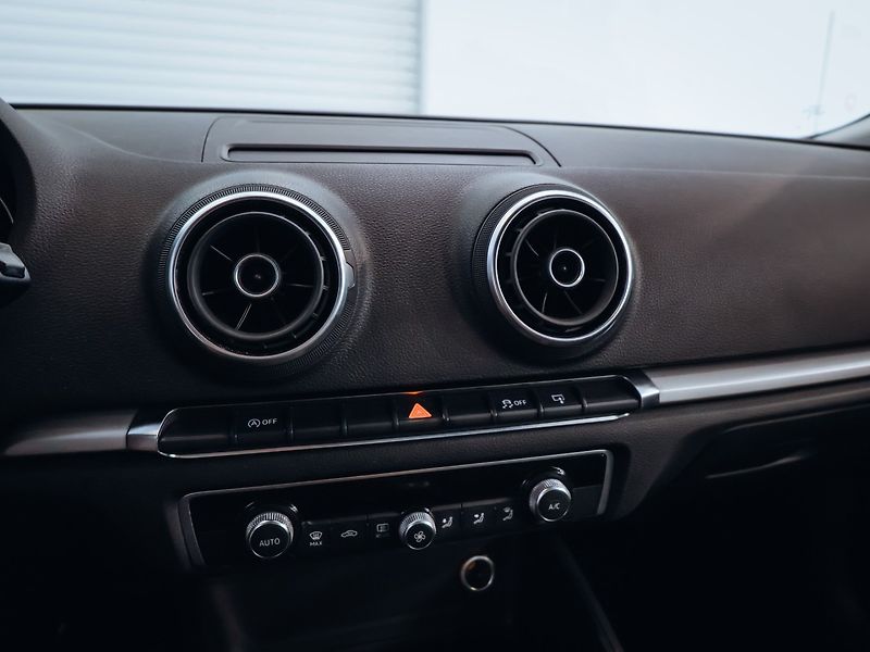 Audi A3 1.6TDI 85kW - fotka 13 z 32