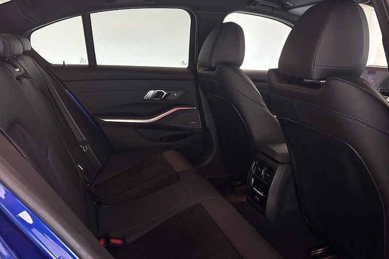 BMW Řada 3 řady 3 | 320d xDrive - fotka 12 z 13