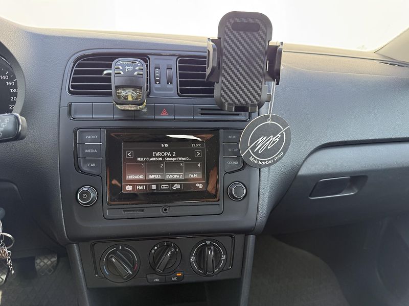 Volkswagen Polo (2016) 1.0 MPI ČR 50551km - fotka 19 z 21