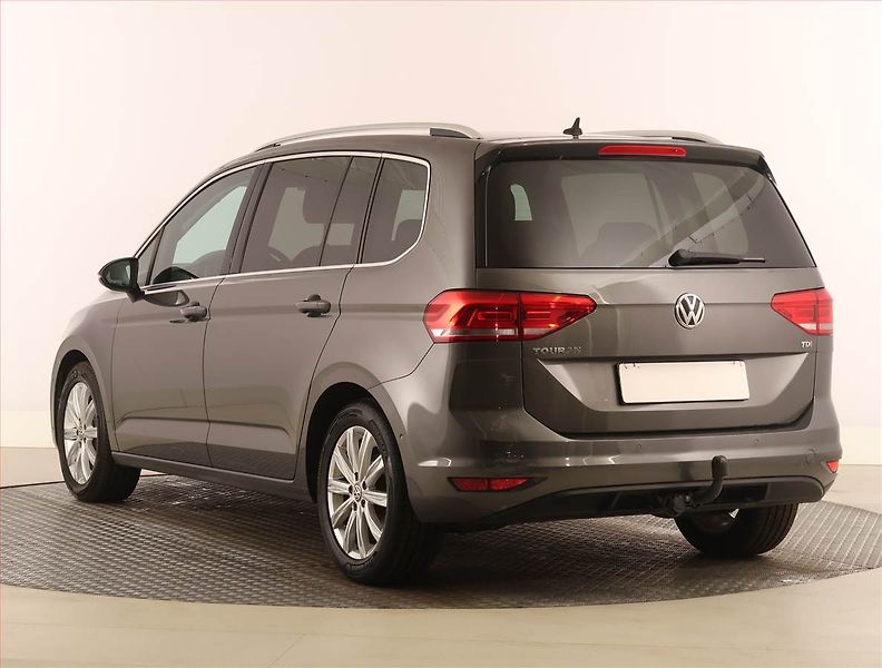 Volkswagen Touran (2016) Highline 1.6 TDI, Navi - fotka 4 z 19