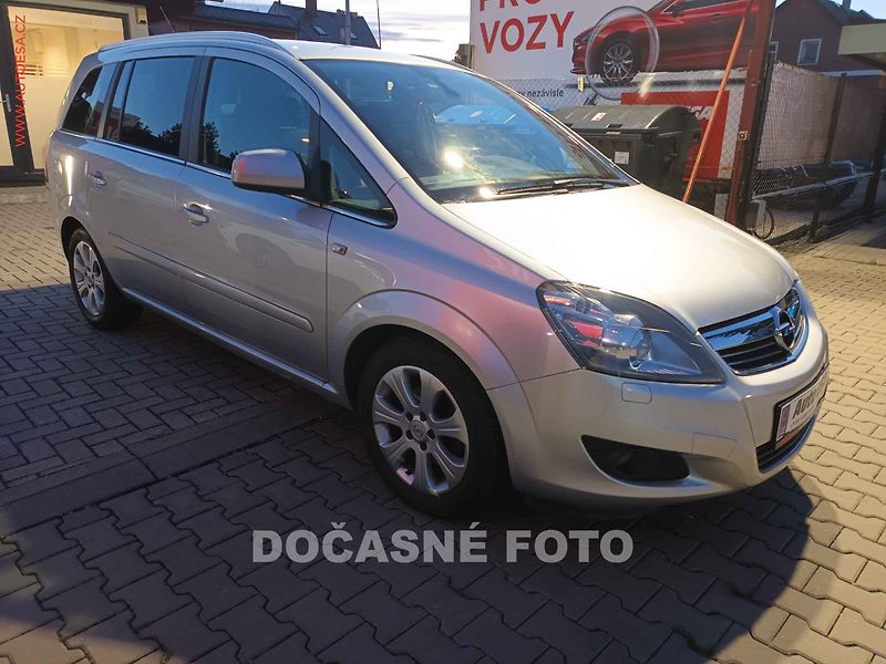 Opel Zafira (2011) 1.8 i 7míst, AC, TZ, xenon - fotka 1 z 3