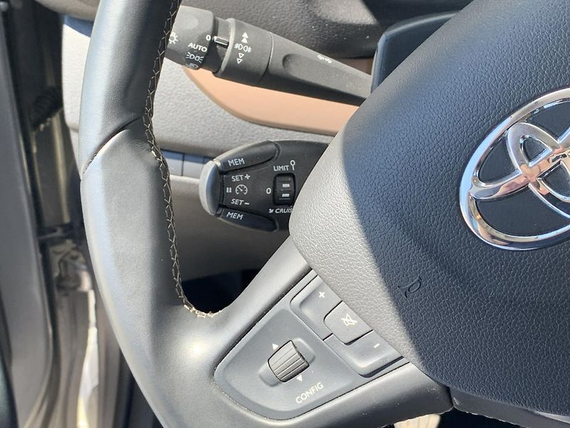 Toyota ProAce Verso VERSO FAMILY 2.0D-4D 106kW - fotka 15 z 31