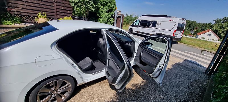 Škoda Superb (2018) Sportline, 2.0TDi 4x4, DPH, ČR - fotka 9 z 22