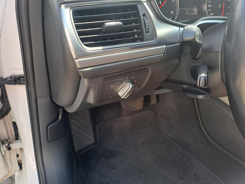 Audi A6 (2013) 2,0 TDi 130 kW AUT NAVI KŮŽE - fotka 12 z 23