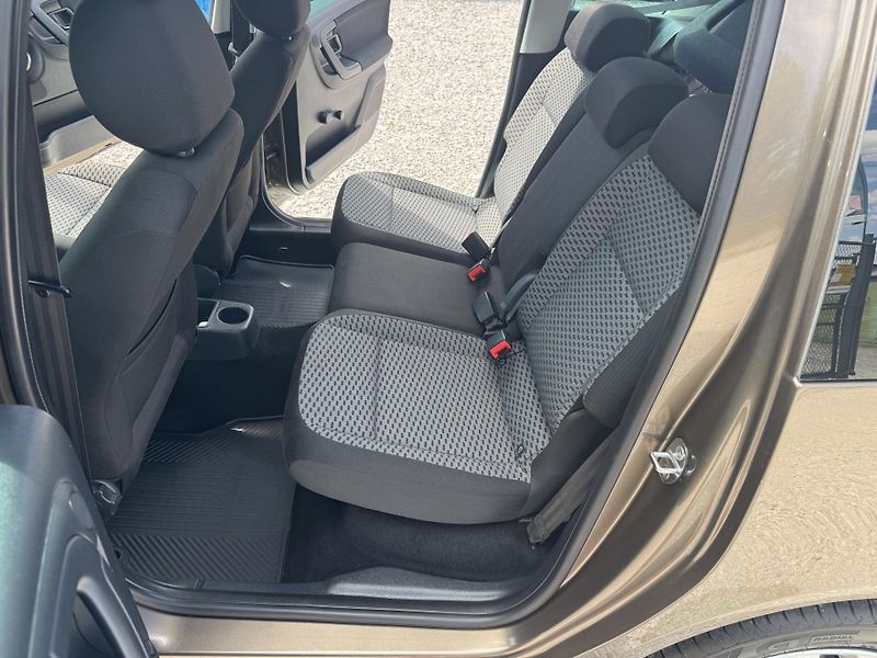 Škoda Roomster (2012) 1.2TSi(77KW)KOMPLET SERVIS - fotka 18 z 34