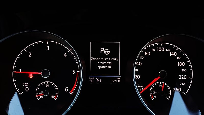 Volkswagen Touran 2.0 TDI 110kW HIGHLINE - fotka 47 z 50