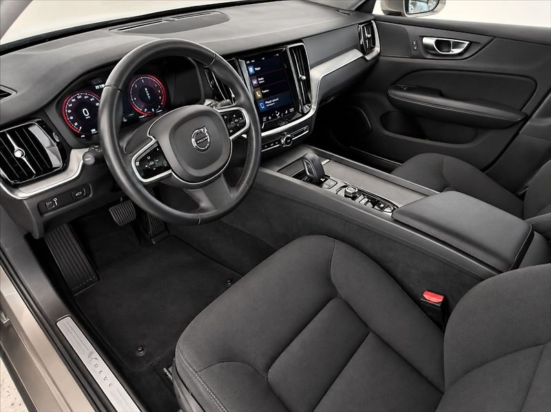Volvo V60 2,0 145 KW , CORE - fotka 8 z 14