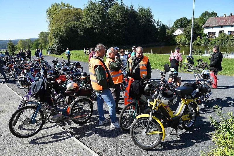 Kublovský sraz mopedů
