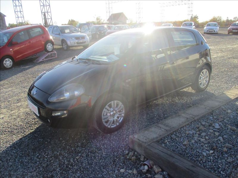 Fiat Punto 1,2 i, aut.klima,servis,1.maj, - fotka 4 z 33