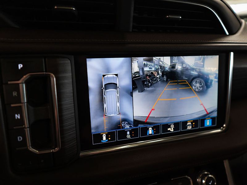 GMC Yukon (2021) 6.2 XL Denali Ultimate Air 4WD - fotka 32 z 44