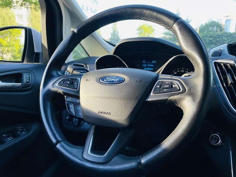 Ford Grand C-MAX 2.0TDCi MANUÁL 7MÍST SERVISKA - fotka 37 z 46