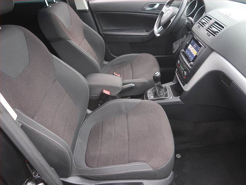 Škoda Yeti (2011) 2.0 TDI, Navi, Xenony - fotka 9 z 19