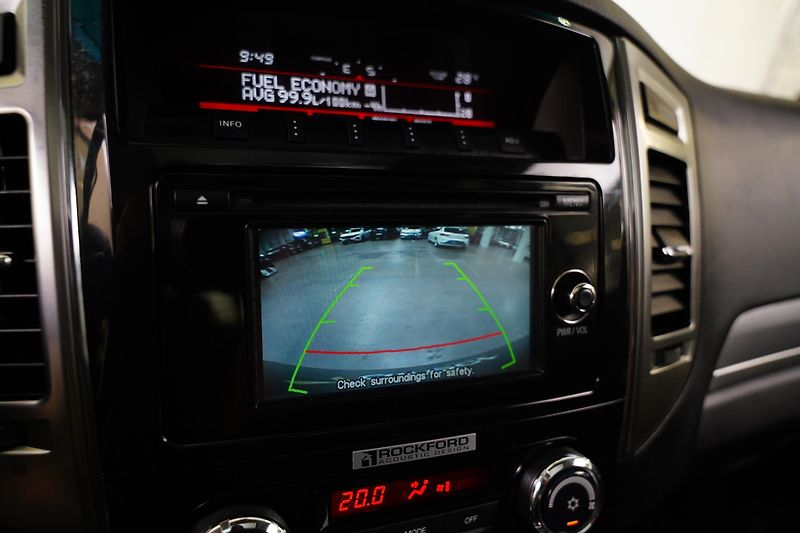 Mitsubishi Pajero - fotka 18 z 26