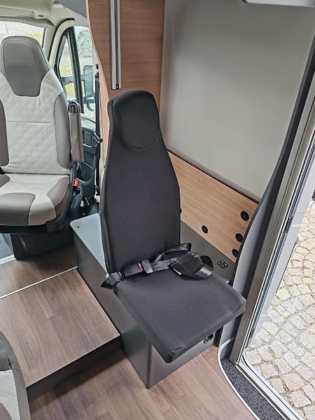 Knaus Live Wave (2026) 700 MEG - PLATINUM SEL. - fotka 20 z 20