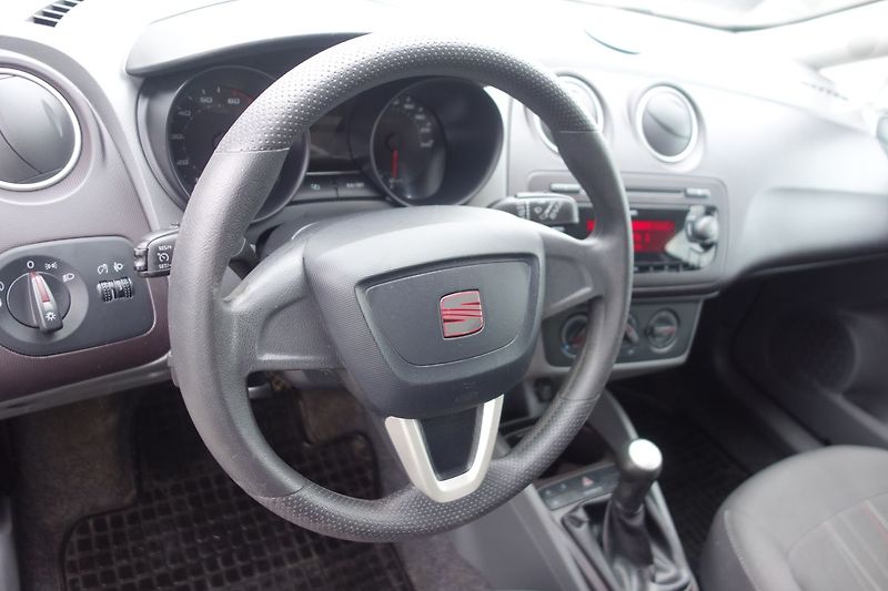 Seat Ibiza 1,4i63kW  Kombi COPA ! - fotka 21 z 30