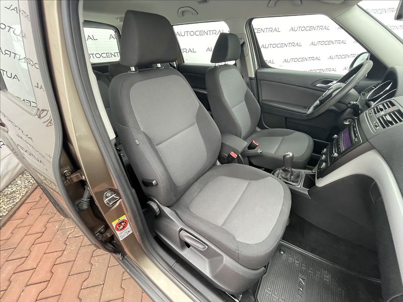 Škoda Yeti 1,2 TSi,77kW,serv.kn.,Po servi - fotka 18 z 20