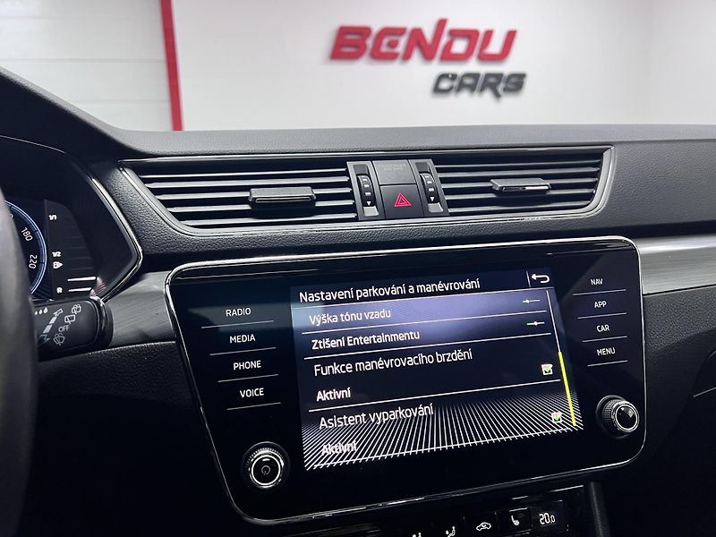 Škoda Superb 2.0 TSI 140 kW Style Servis - fotka 34 z 50