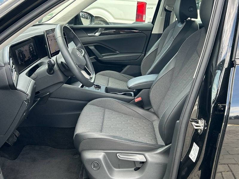 Volkswagen Tiguan (2025) 1.5 eTSI 7DSG Life - fotka 33 z 35