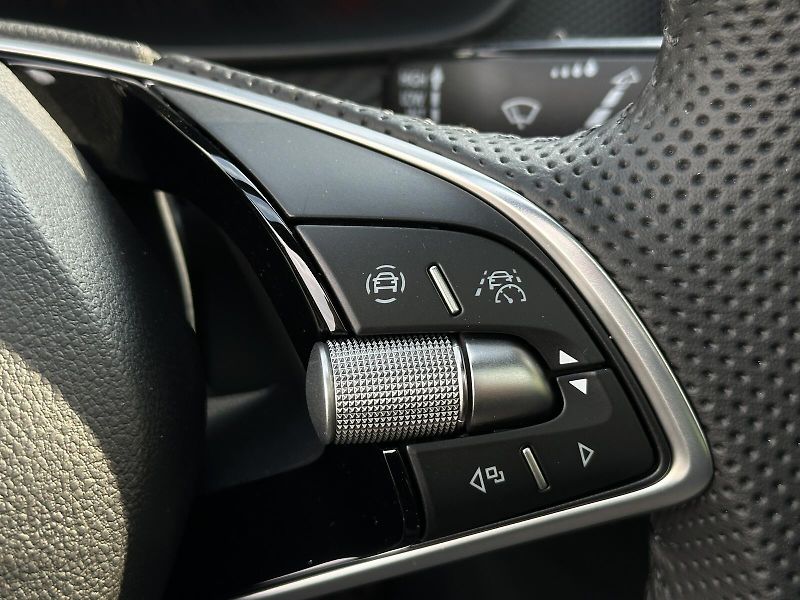 Škoda Kamiq 1.0TSi Monte Carlo 116PS Matri - fotka 21 z 44