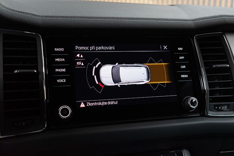 Škoda Kodiaq 2.0 TDI DSG*TAŽNÉ**DPH*ČR 1.M* - fotka 23 z 42