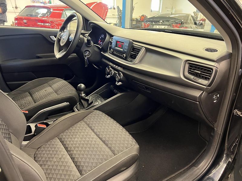 Kia Rio 1.2l 62 kW - fotka 12 z 14