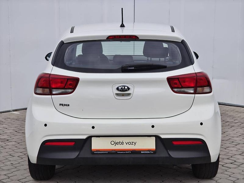 Kia Rio Comfort 1,25 CVVT - fotka 21 z 22