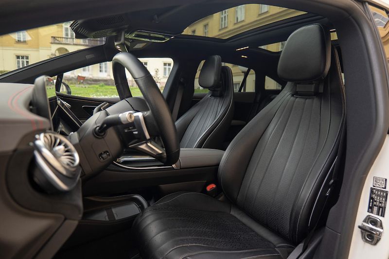 Mercedes-Benz EQS 450+ AMG Pano HuD 360 Venti - fotka 12 z 48