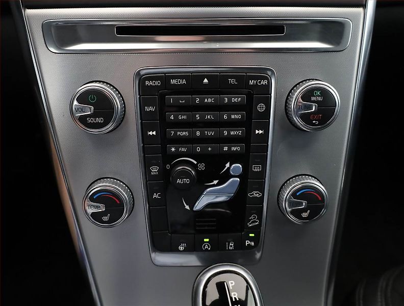 Volvo XC60 (2014) D4, 4X4, Automat, Kůže, Navi - fotka 12 z 16