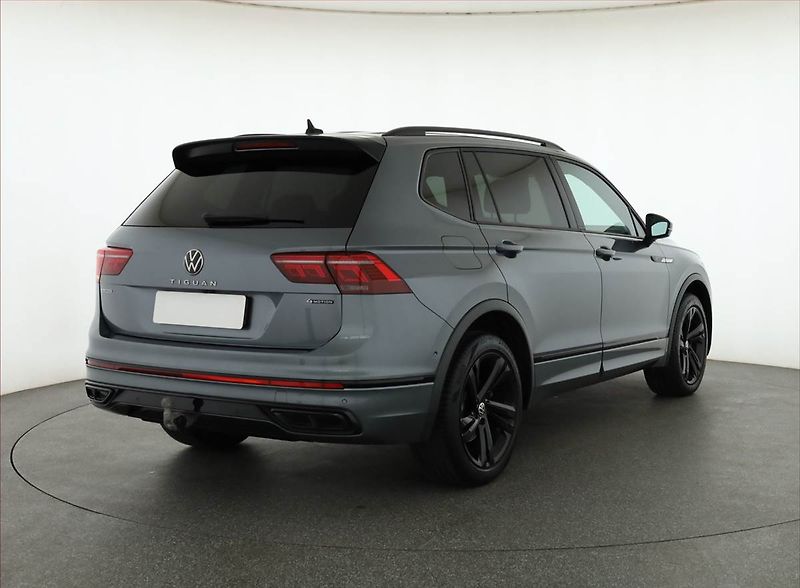 Volkswagen Tiguan Allspace (2022) R-Line 2.0 TSI - fotka 5 z 21