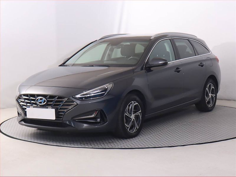 Hyundai i30 (2022) 1.5 DPI, Serv.kniha, Tempomat - fotka 2 z 18