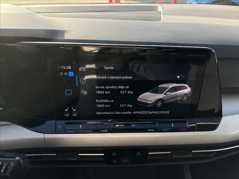Volkswagen Golf 1,5 eTSI EVO 110 kW Life DSG - fotka 25 z 30