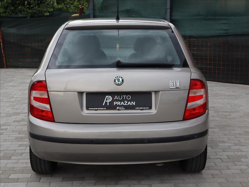 Škoda Fabia 1,4 16V Ambiente Klima - fotka 5 z 38