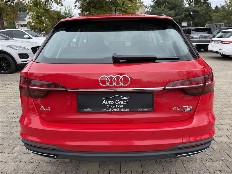 Audi A4 Avant 40 tdi quattro S-trinic - fotka 6 z 27